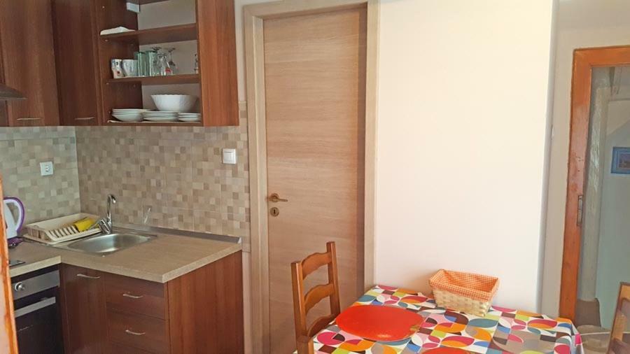 Crveni Apartman Cres Exteriér fotografie